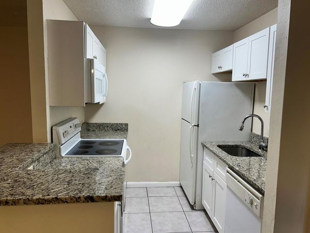 23 Crossings Circle E, Boynton Beach, FL 33435