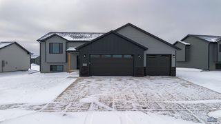 619 BULL RUN DR, Box Elder, SD 57719