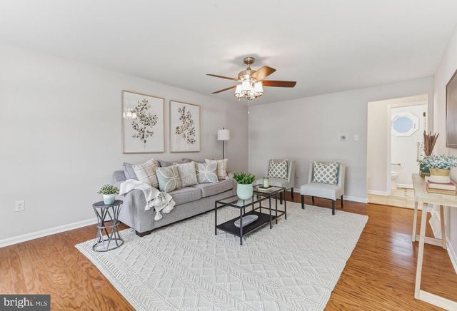 706 HICKORY CT, Monroeville, NJ 08343