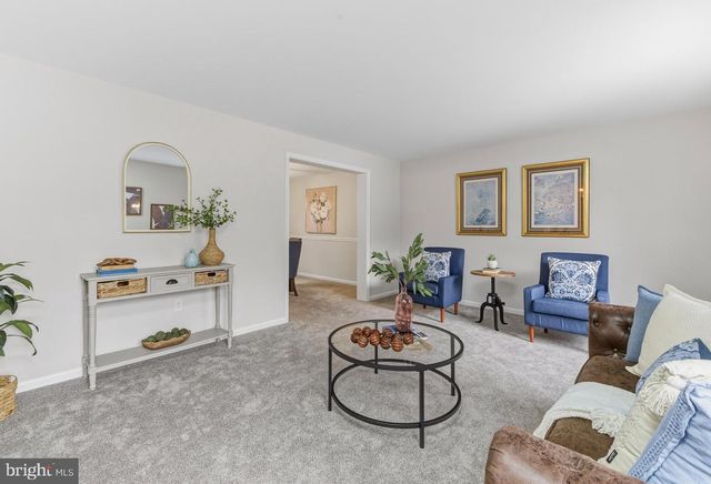 706 HICKORY CT, Monroeville, NJ 08343