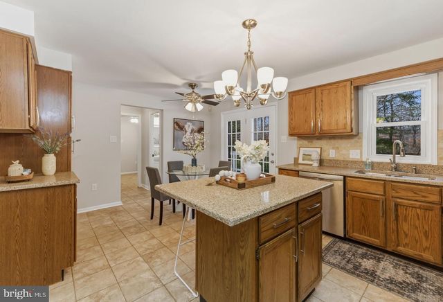 706 HICKORY CT, Monroeville, NJ 08343