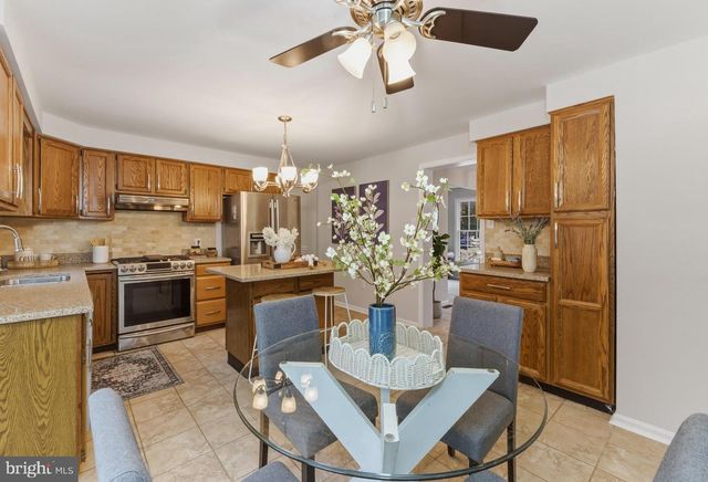 706 HICKORY CT, Monroeville, NJ 08343