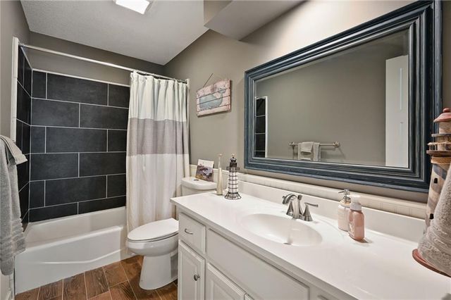 18870 W 116th Street, Olathe, KS 66061