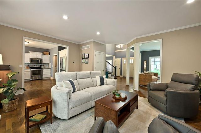 18870 W 116th Street, Olathe, KS 66061
