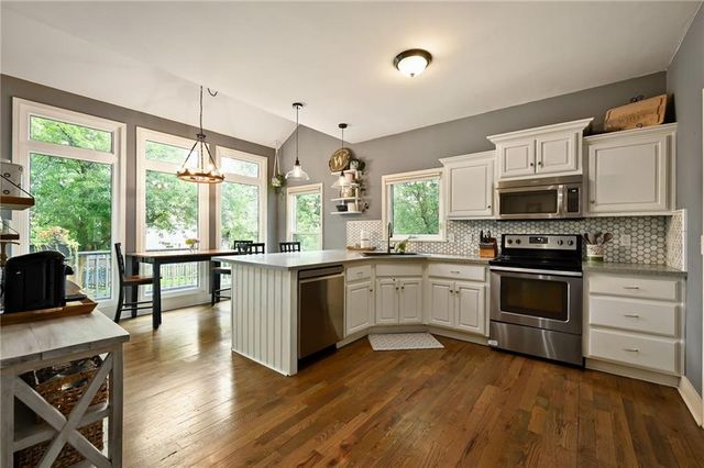 18870 W 116th Street, Olathe, KS 66061