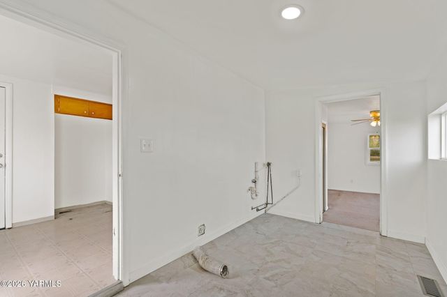 813 N 2nd St, Yakima, WA 98901