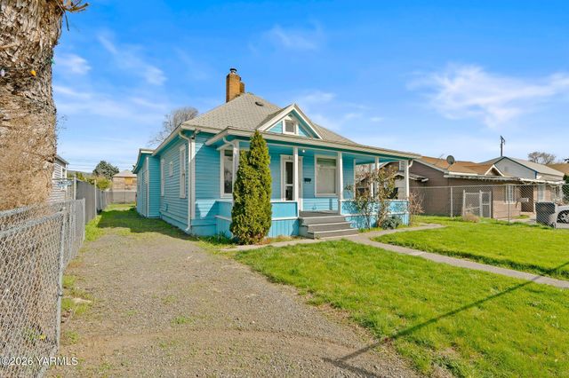 813 N 2nd St, Yakima, WA 98901
