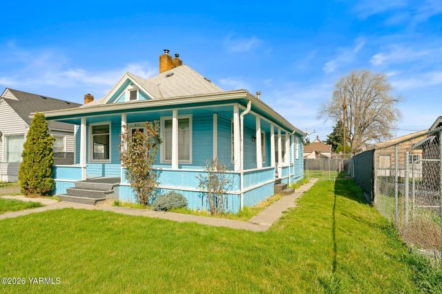 813 N 2nd St, Yakima, WA 98901