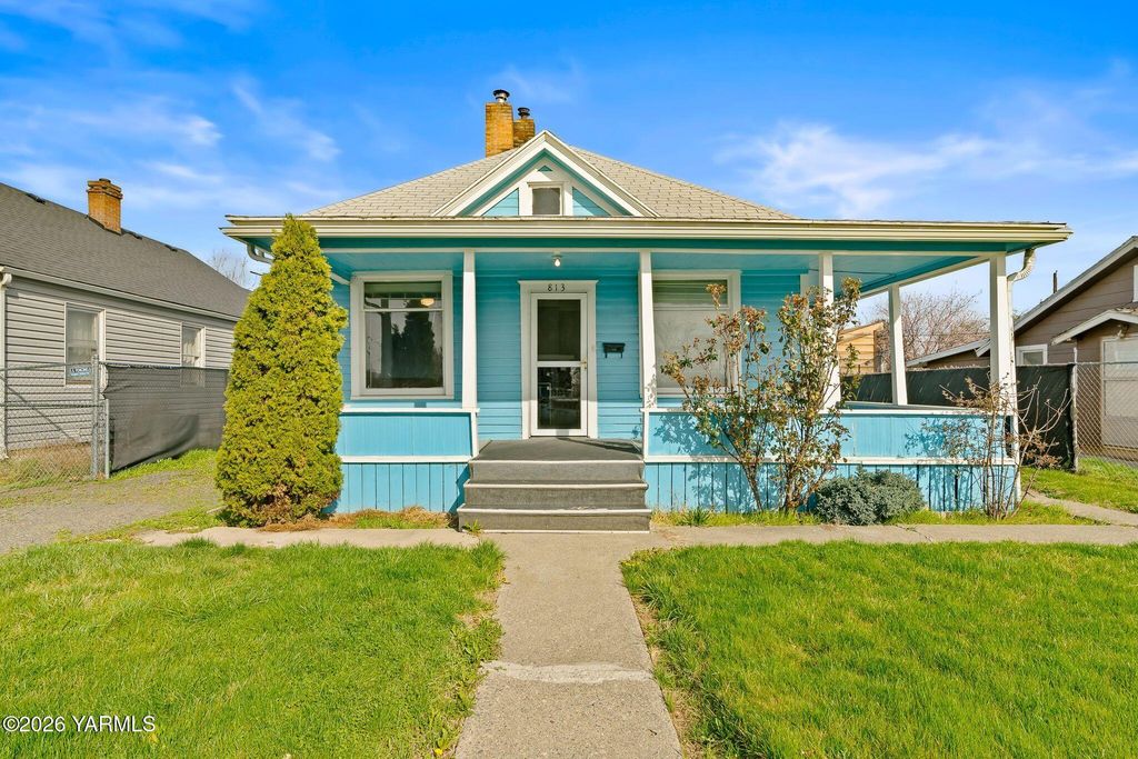 813 N 2nd St, Yakima, WA 98901