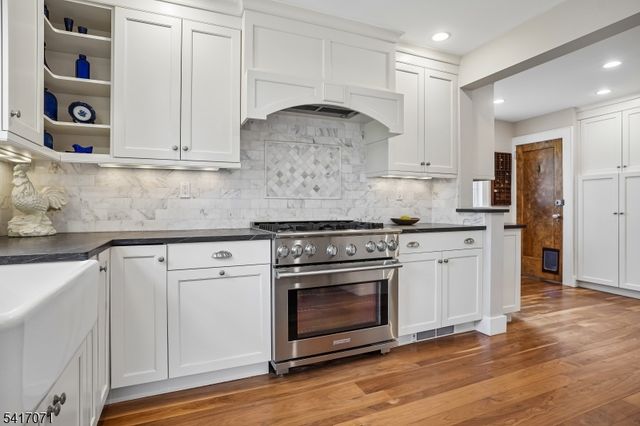 25 Bowers Rd, Caldwell Boro Twp., NJ 07006