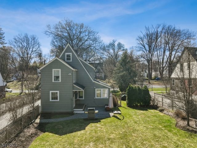 25 Bowers Rd, Caldwell Boro Twp., NJ 07006