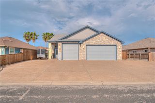 14222 Punta Bonaire Dr, Corpus Christi, TX 78418