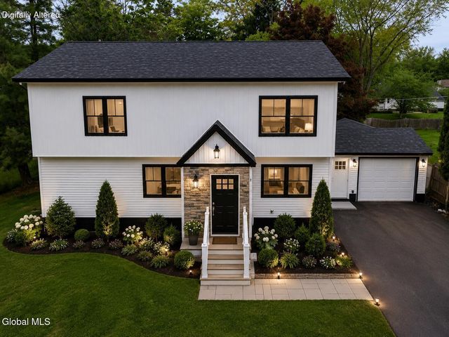 9 Alva Drive, Colonie, NY 12110