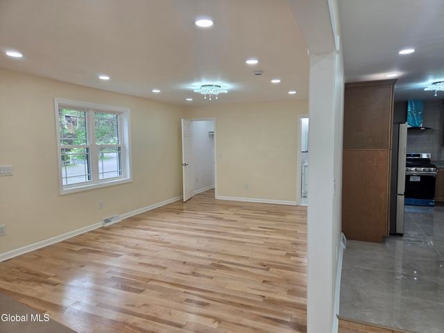 9 Alva Drive, Colonie, NY 12110