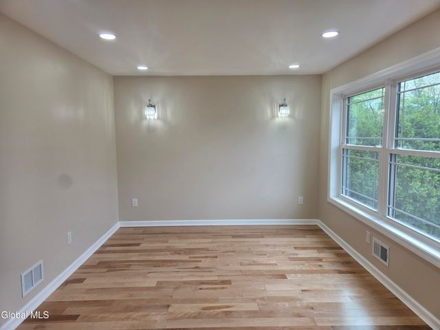 9 Alva Drive, Colonie, NY 12110