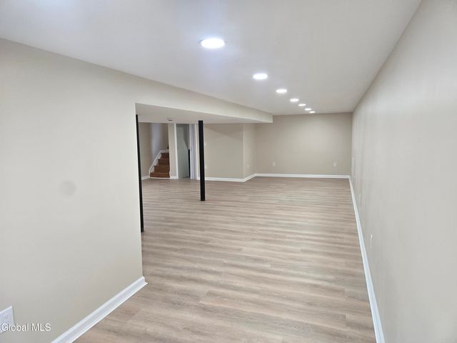 9 Alva Drive, Colonie, NY 12110