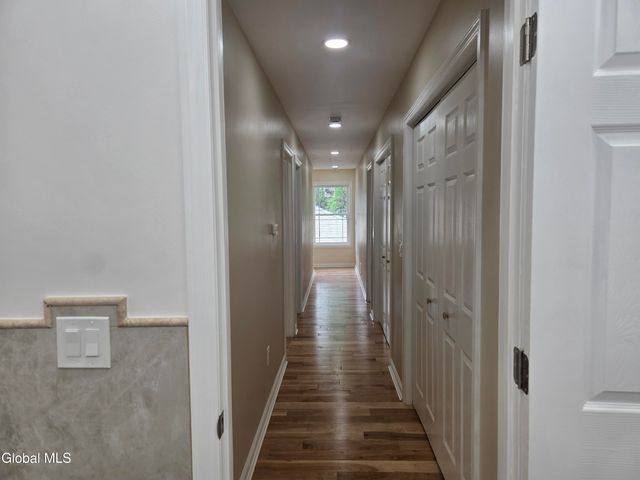 9 Alva Drive, Colonie, NY 12110