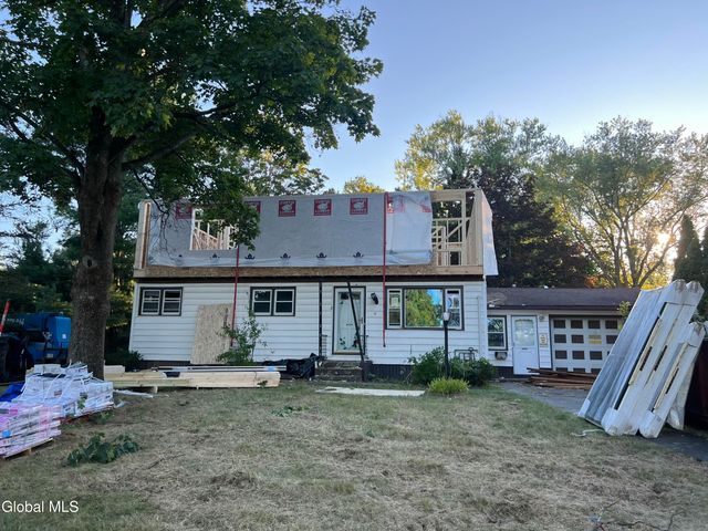 9 Alva Drive, Colonie, NY 12110