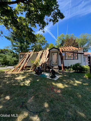 9 Alva Drive, Colonie, NY 12110