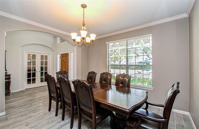 105 Hawke Bay Lane, Friendswood, TX 77546