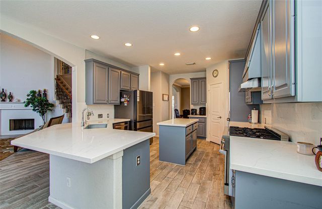 105 Hawke Bay Lane, Friendswood, TX 77546