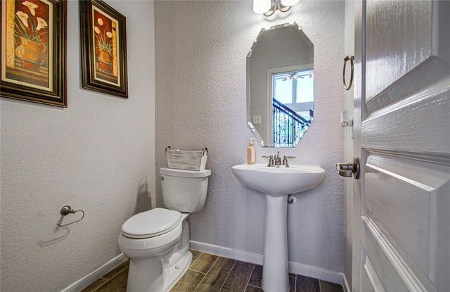 105 Hawke Bay Lane, Friendswood, TX 77546