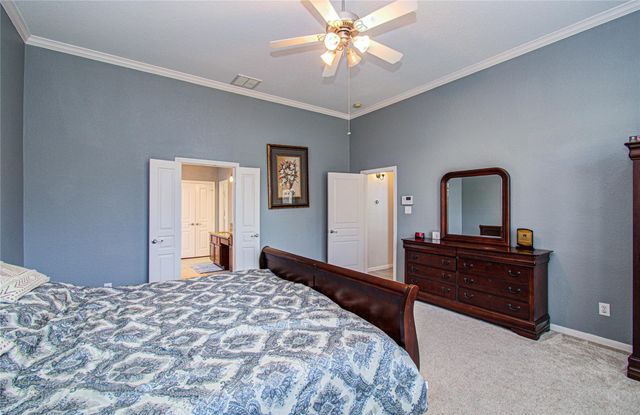 105 Hawke Bay Lane, Friendswood, TX 77546