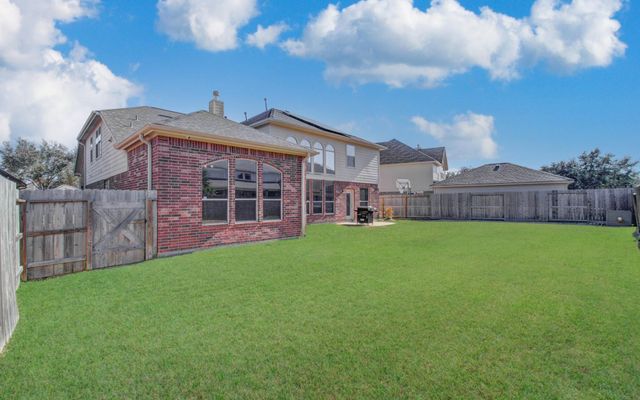 105 Hawke Bay Lane, Friendswood, TX 77546