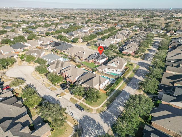 105 Hawke Bay Lane, Friendswood, TX 77546