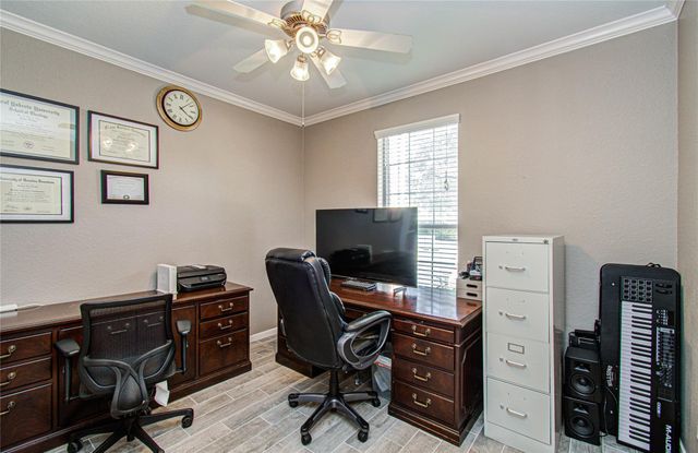 105 Hawke Bay Lane, Friendswood, TX 77546