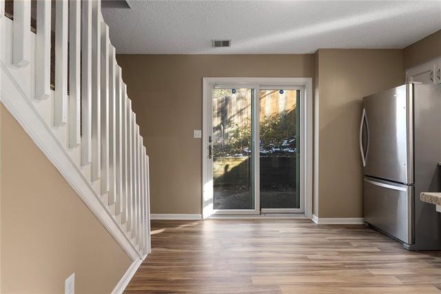 6625 N Cosby Avenue, Kansas City, MO 64151