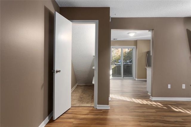 6625 N Cosby Avenue, Kansas City, MO 64151