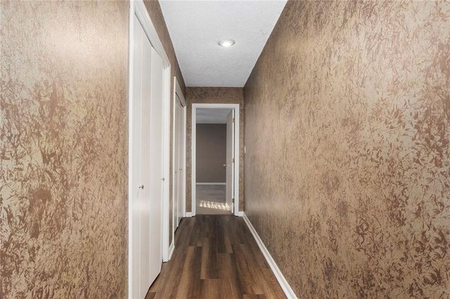 6625 N Cosby Avenue, Kansas City, MO 64151