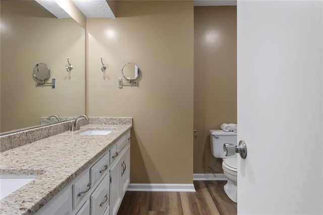 6625 N Cosby Avenue, Kansas City, MO 64151