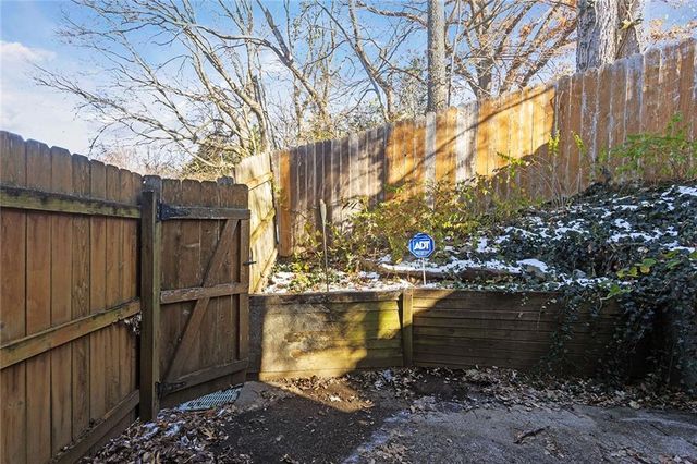 6625 N Cosby Avenue, Kansas City, MO 64151