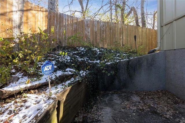 6625 N Cosby Avenue, Kansas City, MO 64151