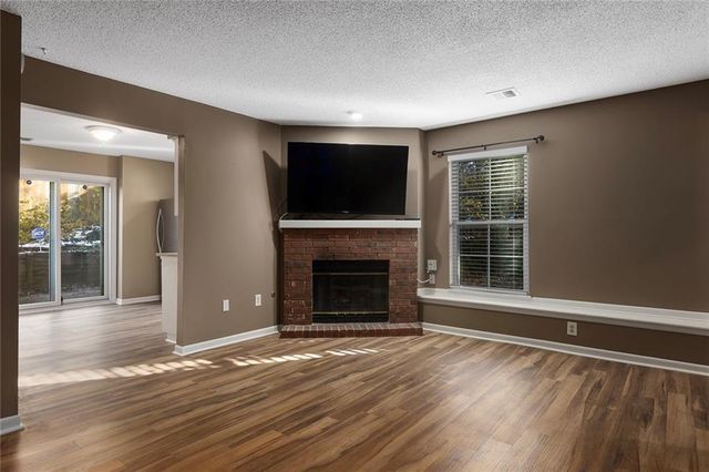 6625 N Cosby Avenue, Kansas City, MO 64151