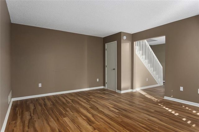 6625 N Cosby Avenue, Kansas City, MO 64151