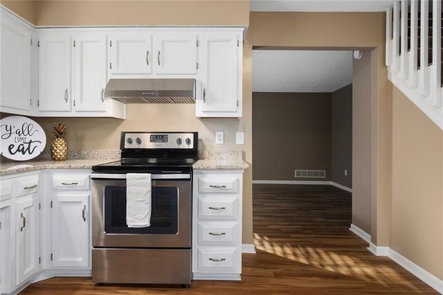 6625 N Cosby Avenue, Kansas City, MO 64151