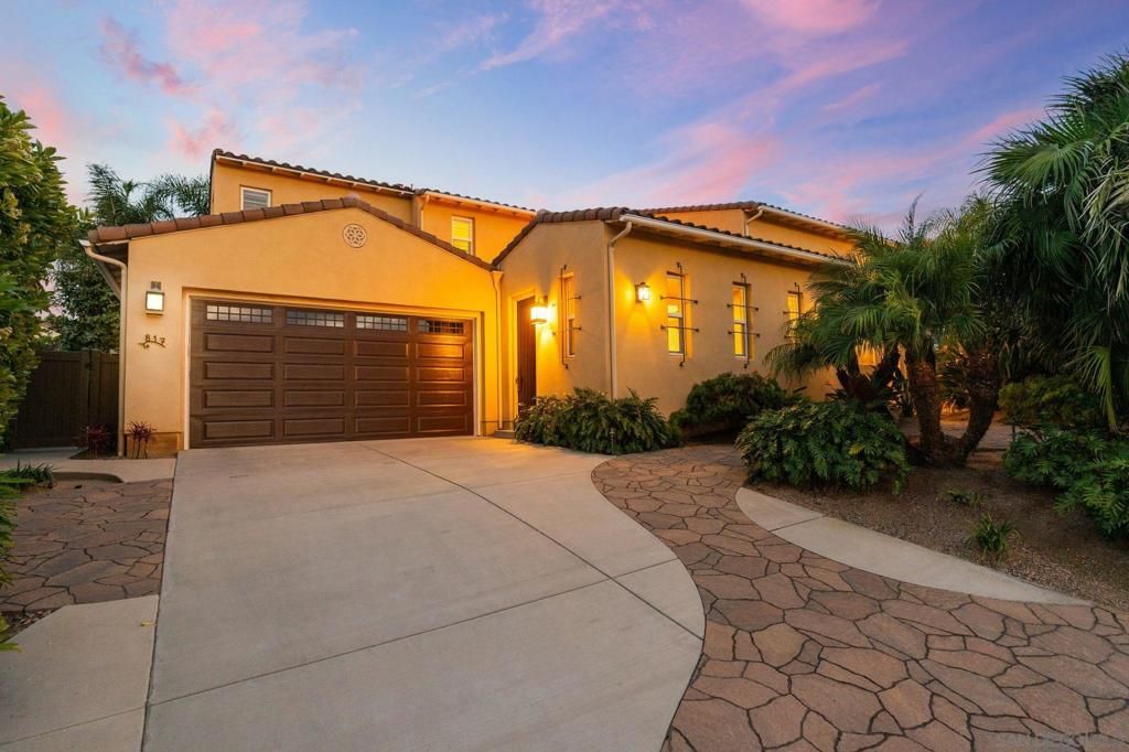 Image 2 of property listing at 817 Dolphin, Encinitas, CA 92024