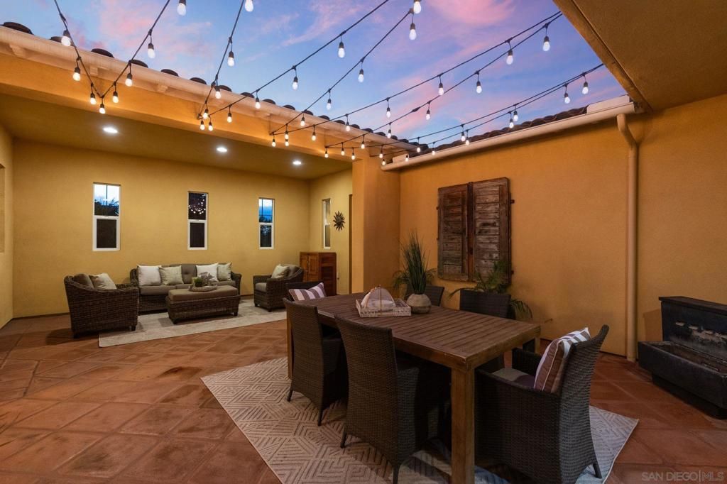 Image 4 of property listing at 817 Dolphin, Encinitas, CA 92024