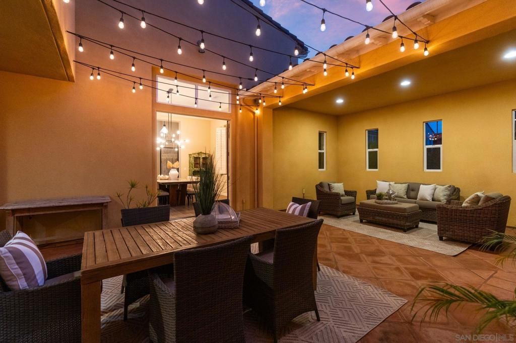 Image 5 of property listing at 817 Dolphin, Encinitas, CA 92024