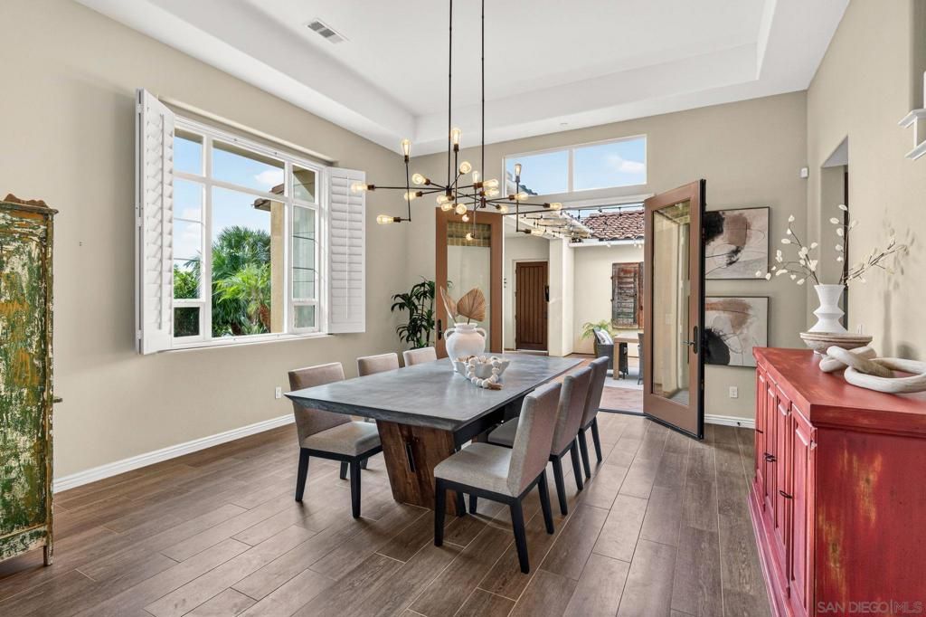 Image 8 of property listing at 817 Dolphin, Encinitas, CA 92024