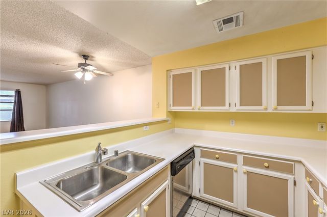 2041 Willowbury Drive D, Las Vegas, NV 89108