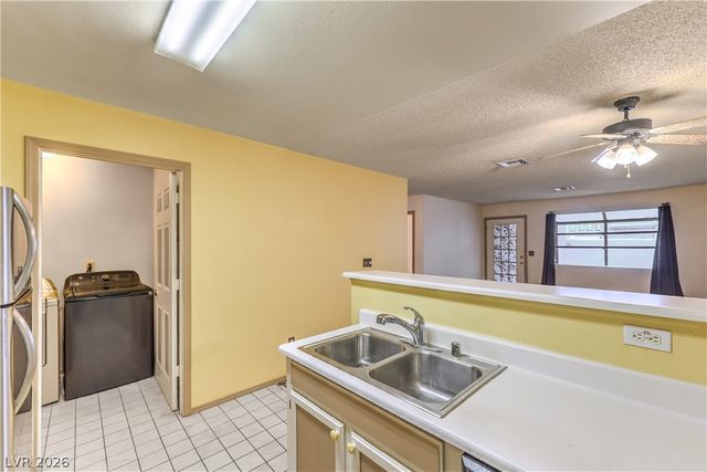 2041 Willowbury Drive D, Las Vegas, NV 89108
