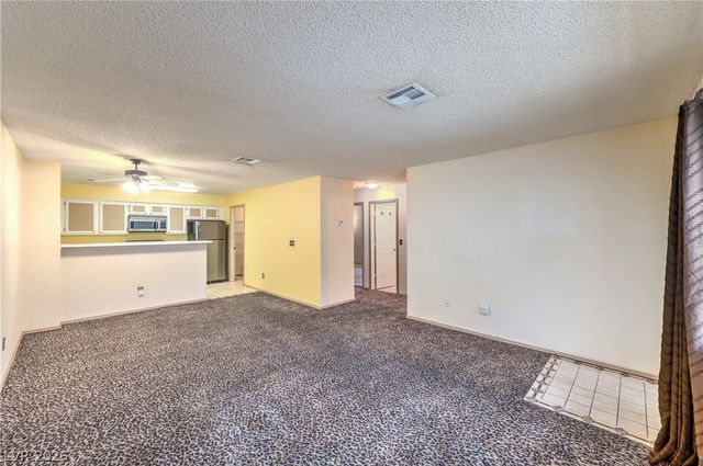 2041 Willowbury Drive D, Las Vegas, NV 89108