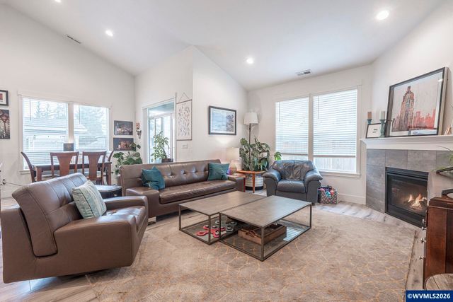 1713 N Kalapuya Pl, Lafayette, OR 97127
