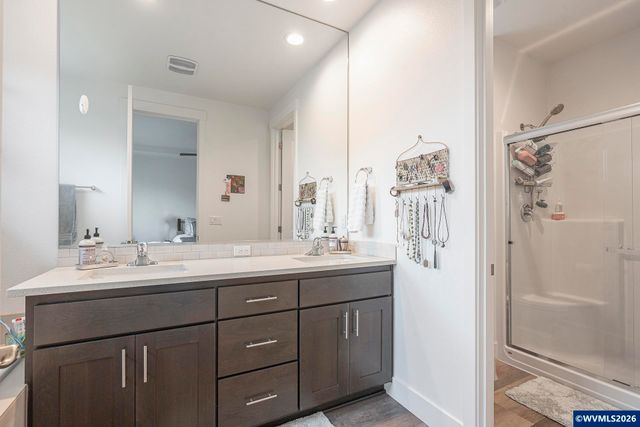 1713 N Kalapuya Pl, Lafayette, OR 97127
