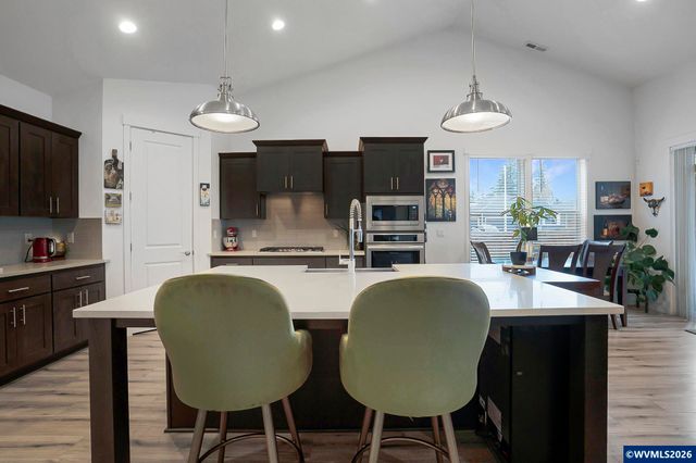 1713 N Kalapuya Pl, Lafayette, OR 97127