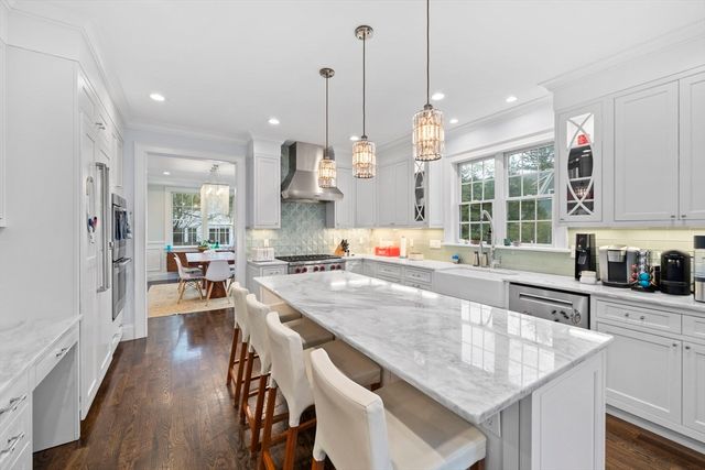 11 Woodhaven Rd, Newton, MA 02468